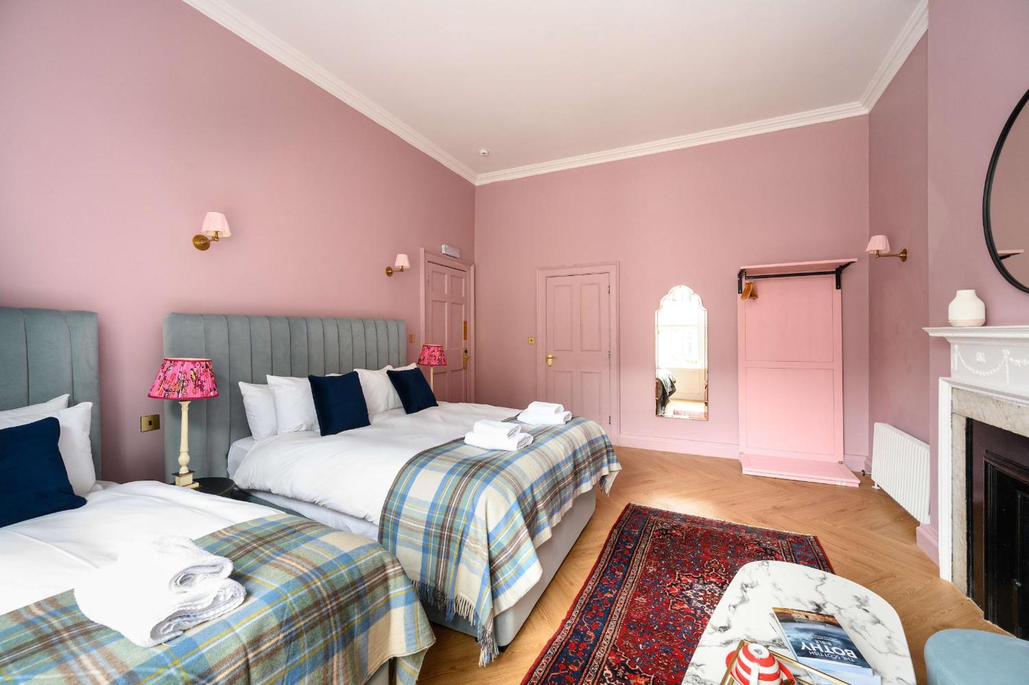 Queen Charlotte Guesthouse EDI Eksteriør billede