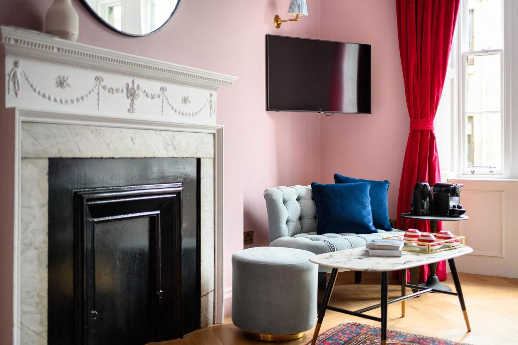 Queen Charlotte Guesthouse EDI Eksteriør billede